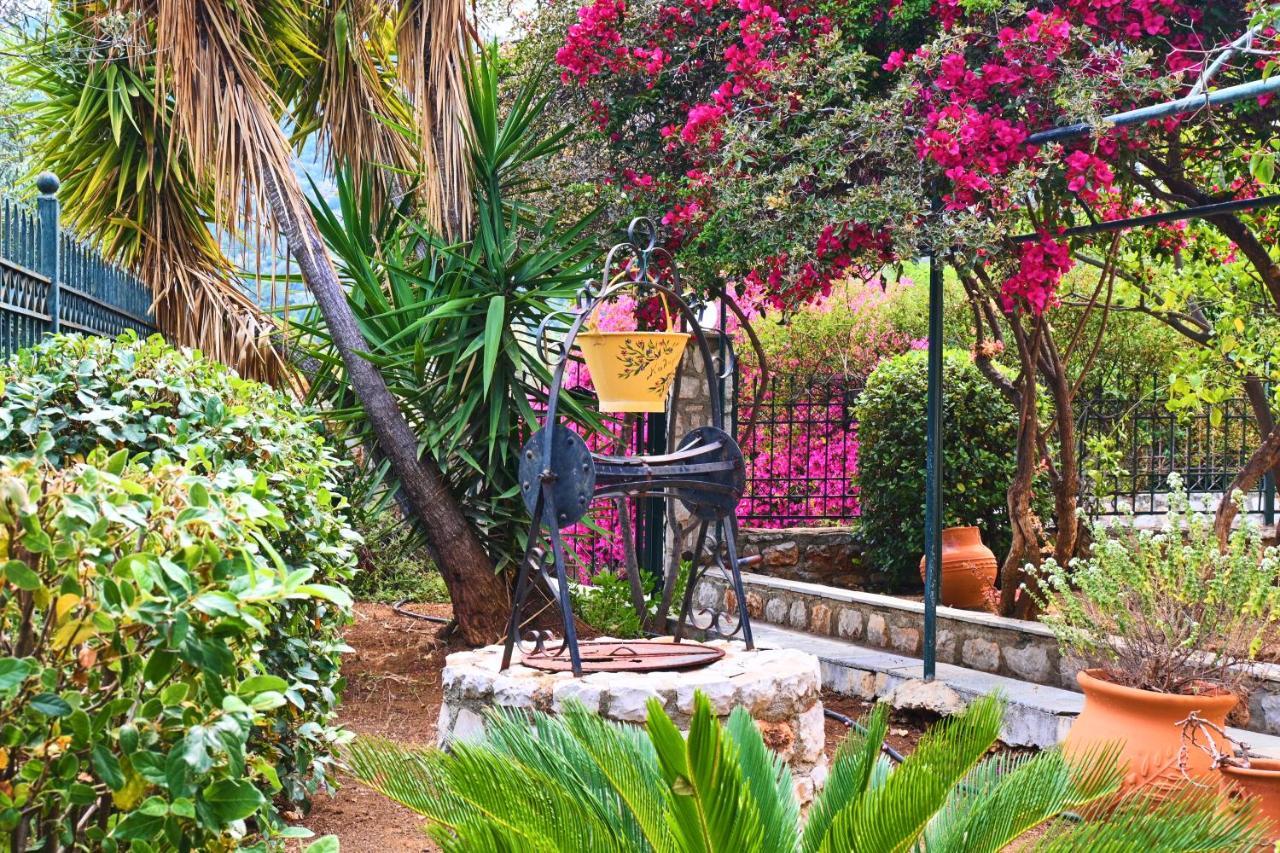 Pavlos' Cottage With Beach View Korfos Exterior photo